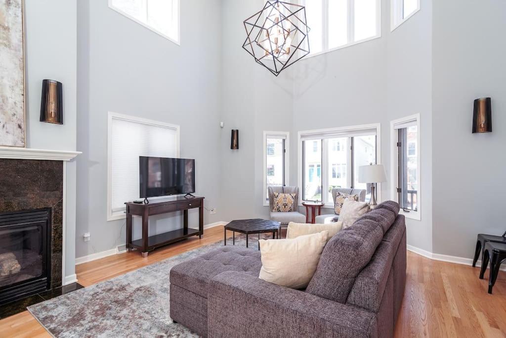 Eclectic Stylish And Cozy Milwaukee Unit 빌라 외부 사진
