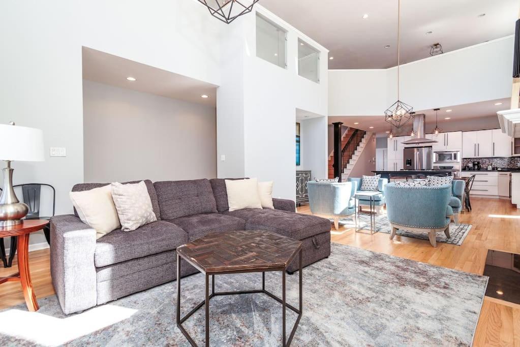 Eclectic Stylish And Cozy Milwaukee Unit 빌라 외부 사진