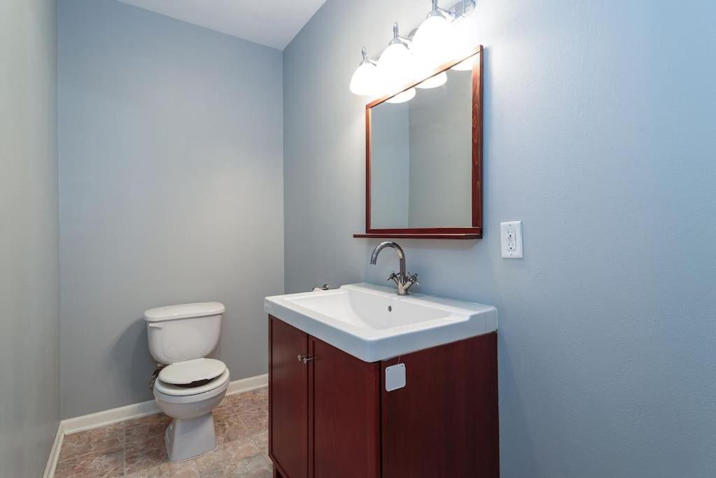 Eclectic Stylish And Cozy Milwaukee Unit 빌라 외부 사진